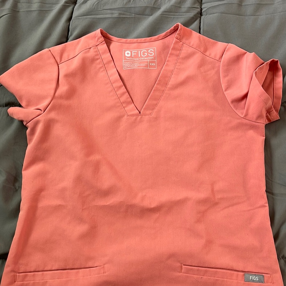 FIGS CORAL TOP